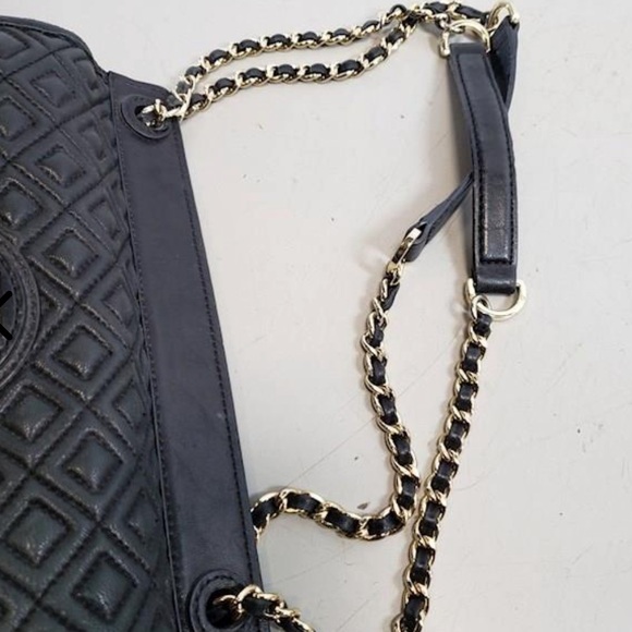 TORY BURCH Marion Qualified Shoulder Bag in Elegant Black - Picture 7 of 9